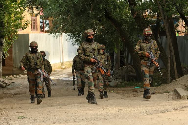 पाकिस्तान ने तोड़ा सीजफायर, भारतीय चैकियों पर की गोलीबारी