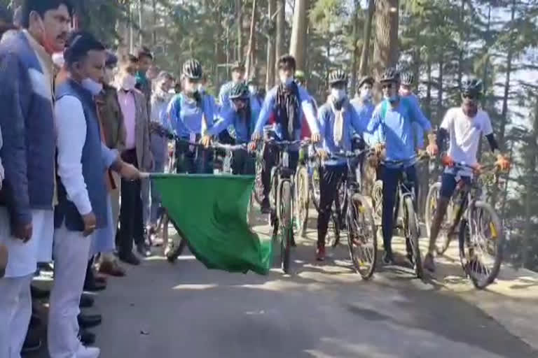हरक सिंह रावत ने माउंटेन बाइक रैली को दिखाई हरी झंडी