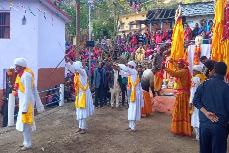 केदारघाटी में पांडव लीला शुरू, देवता दे रहे भक्तों को आशीष
